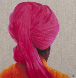 Turbante rosa, chaqueta naranja, 2014